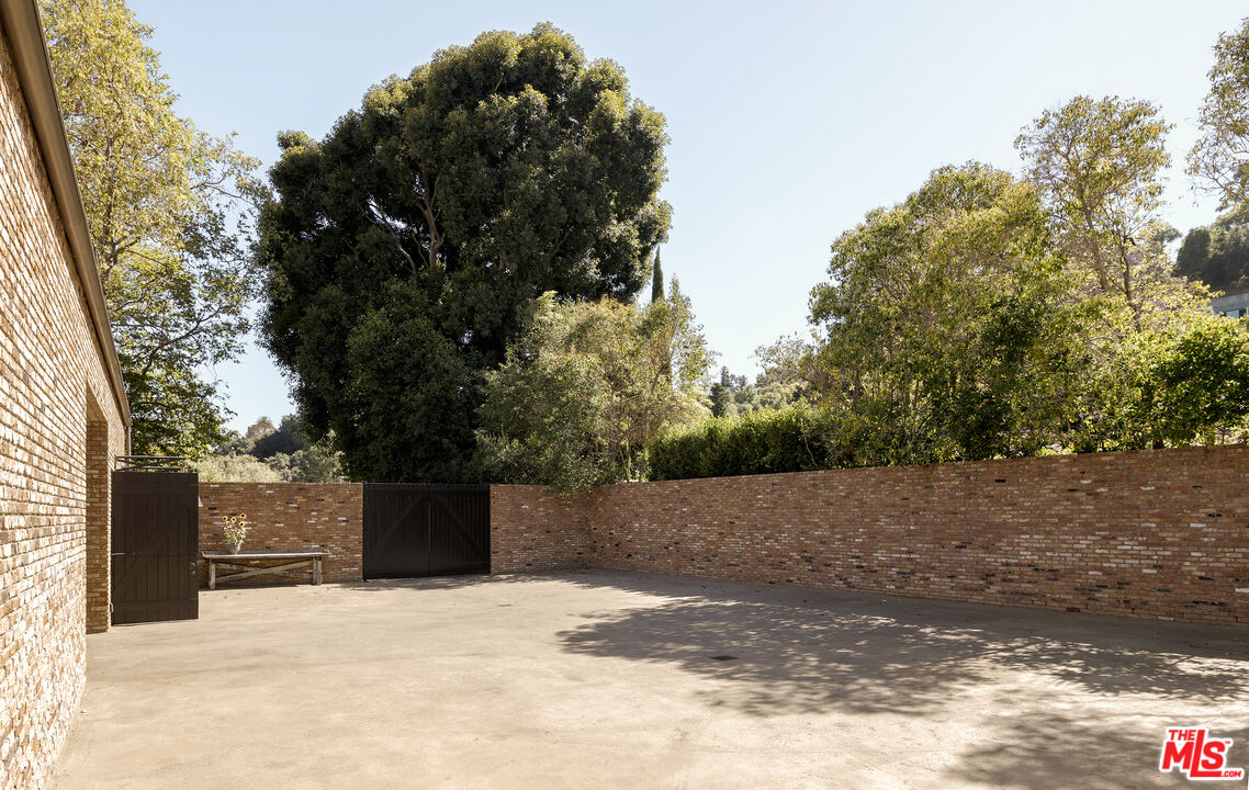 13215 Riviera Ranch Rd