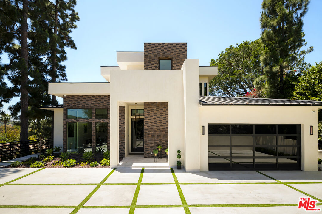1367 Casiano Rd