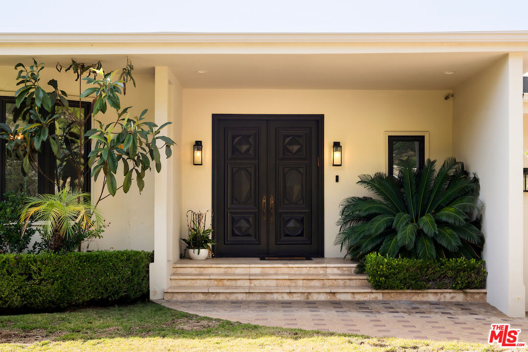 1845 Loma Vista Dr