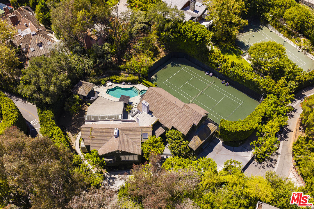 9910 Tower Ln