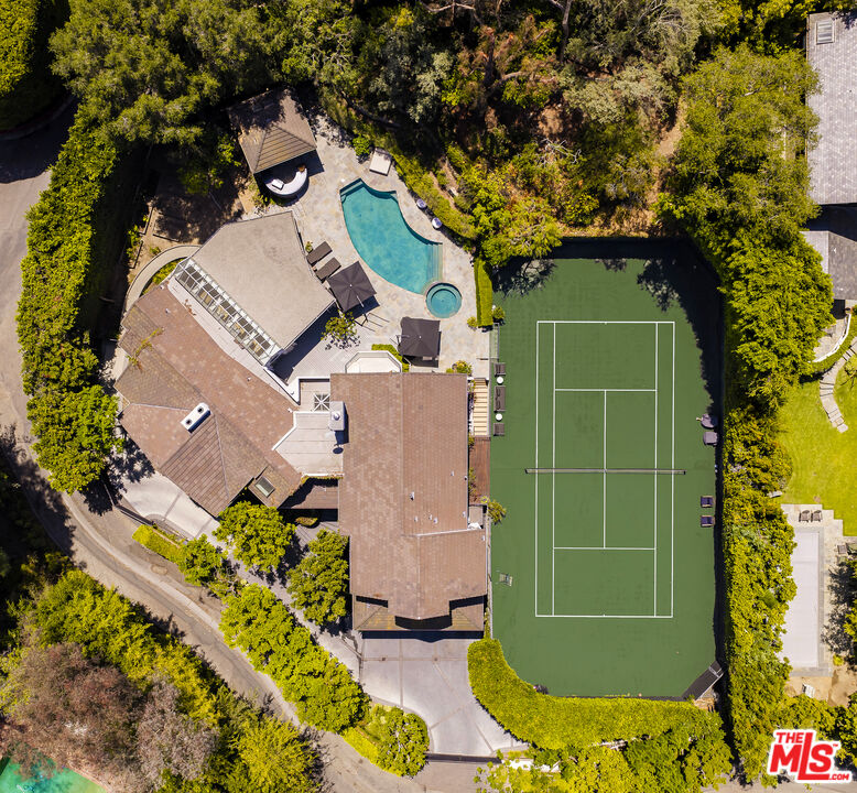 9910 Tower Ln