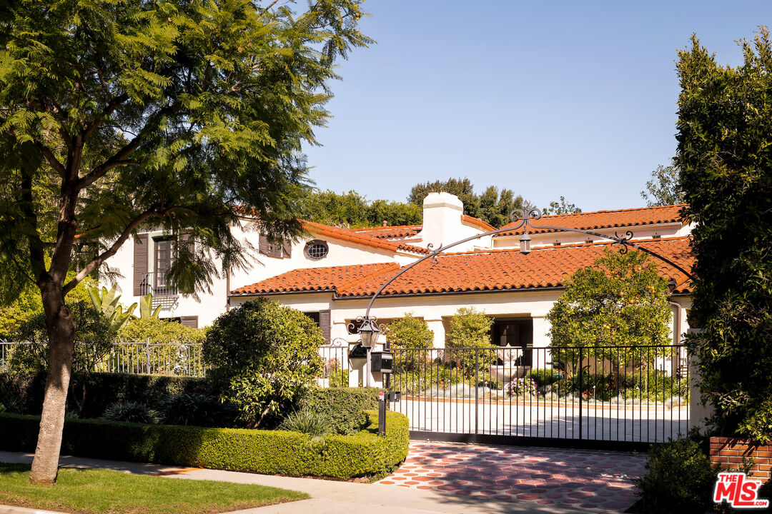 902 N Whittier Dr