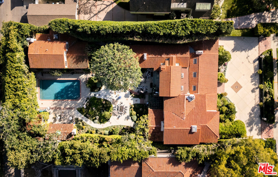 902 N Whittier Dr