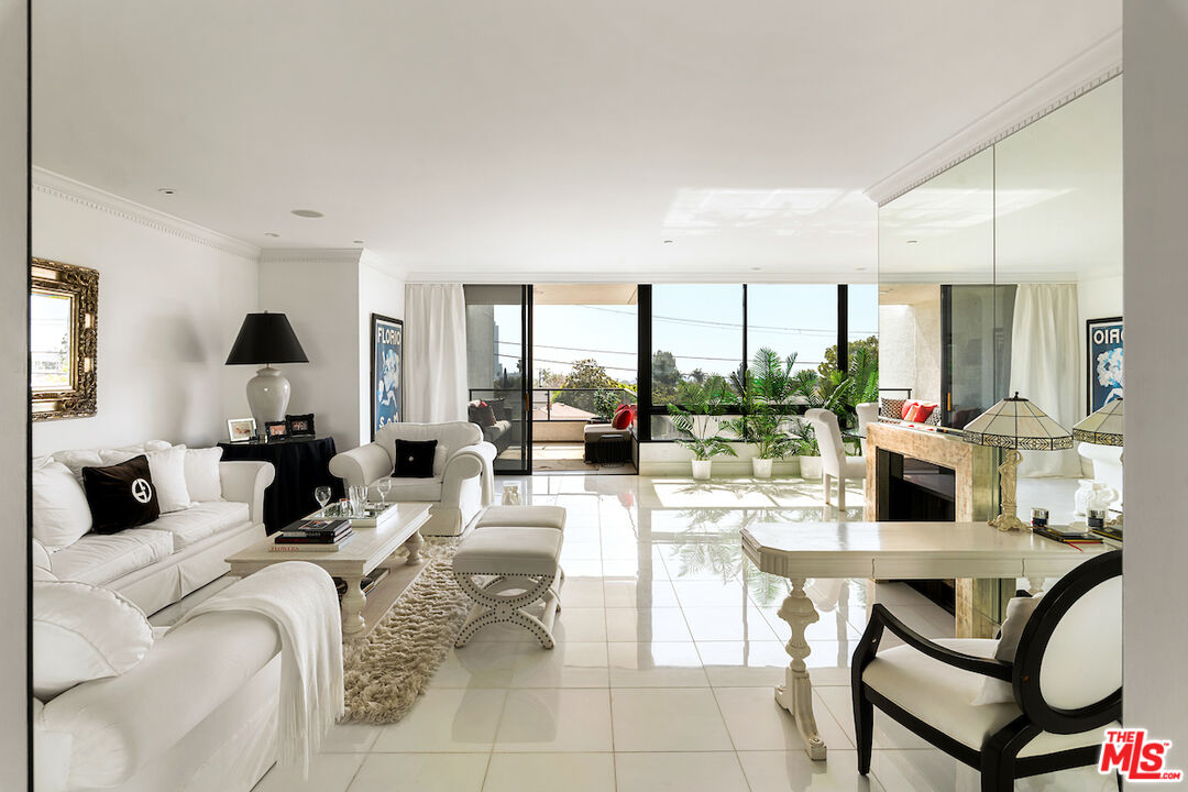 10350 Wilshire Blvd Unit: 404
