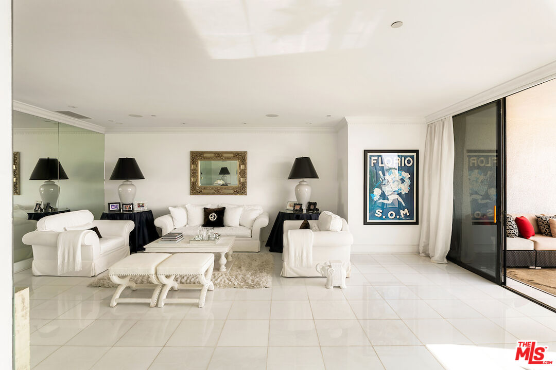 10350 Wilshire Blvd Unit: 404