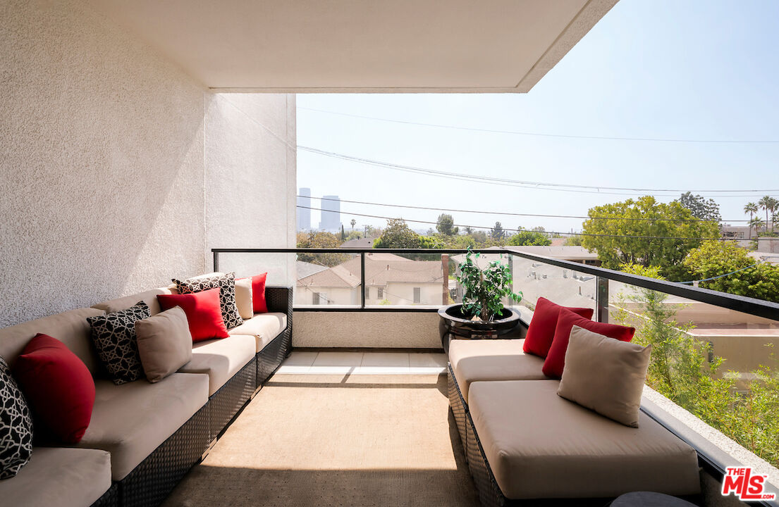 10350 Wilshire Blvd Unit: 404