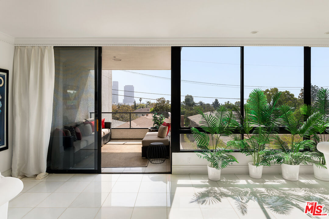 10350 Wilshire Blvd Unit: 404
