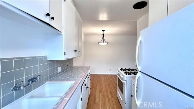 919 N Orange Grove AVE Unit: 5