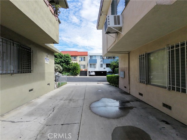 919 N Orange Grove AVE Unit: 5