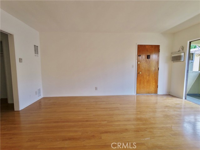 919 N Orange Grove AVE Unit: 5