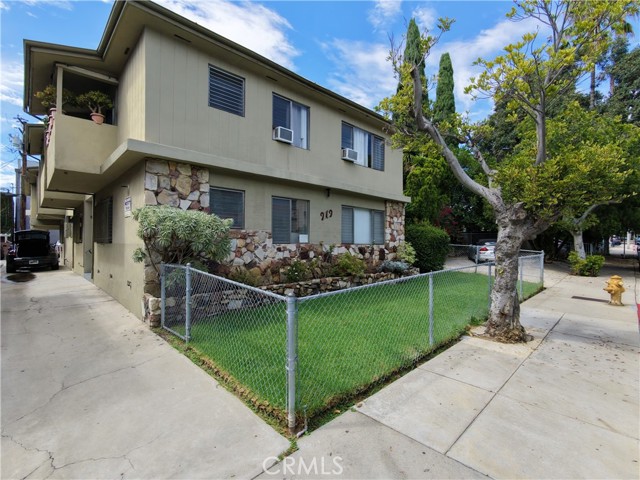 919 N Orange Grove AVE Unit: 5