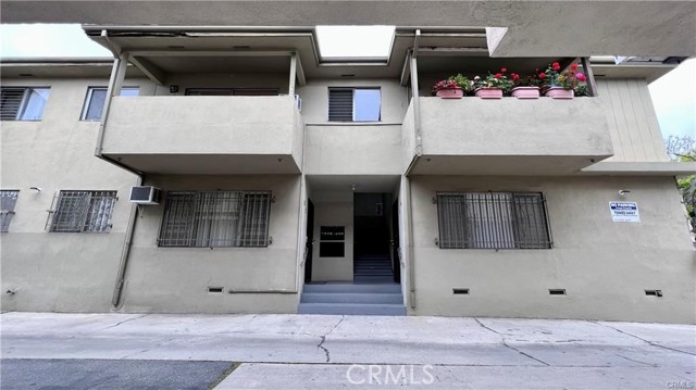 919 N Orange Grove AVE Unit: 5