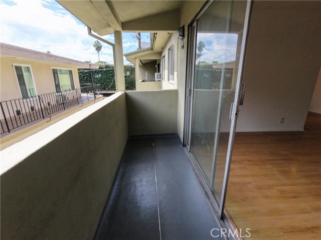 919 N Orange Grove AVE Unit: 5