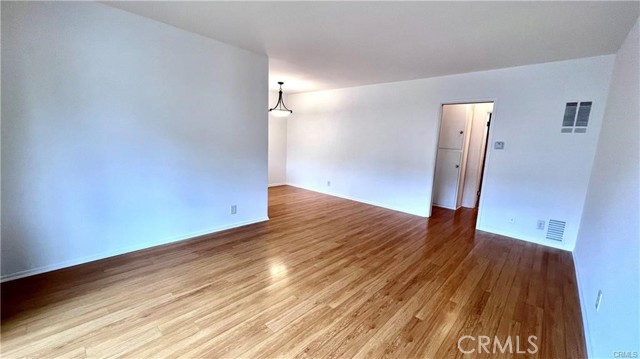 919 N Orange Grove AVE Unit: 5