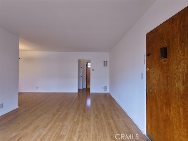 919 N Orange Grove AVE Unit: 5