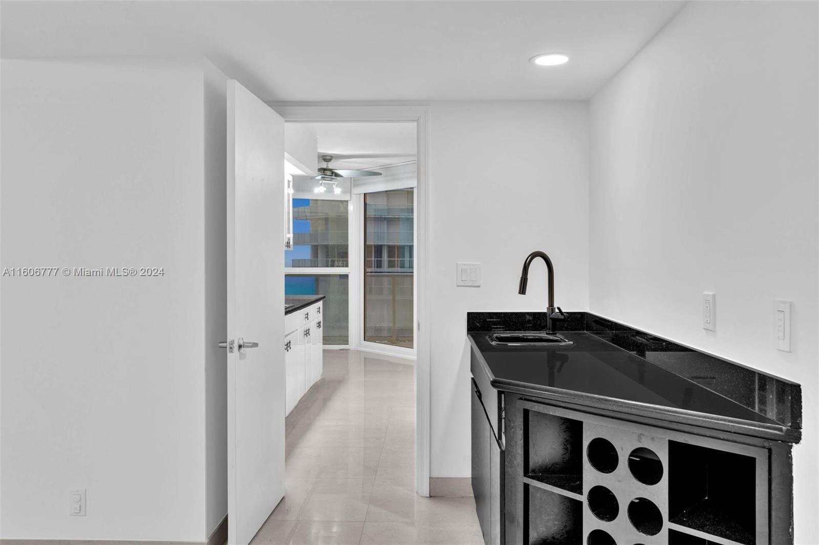 16485 Collins Ave # 1731