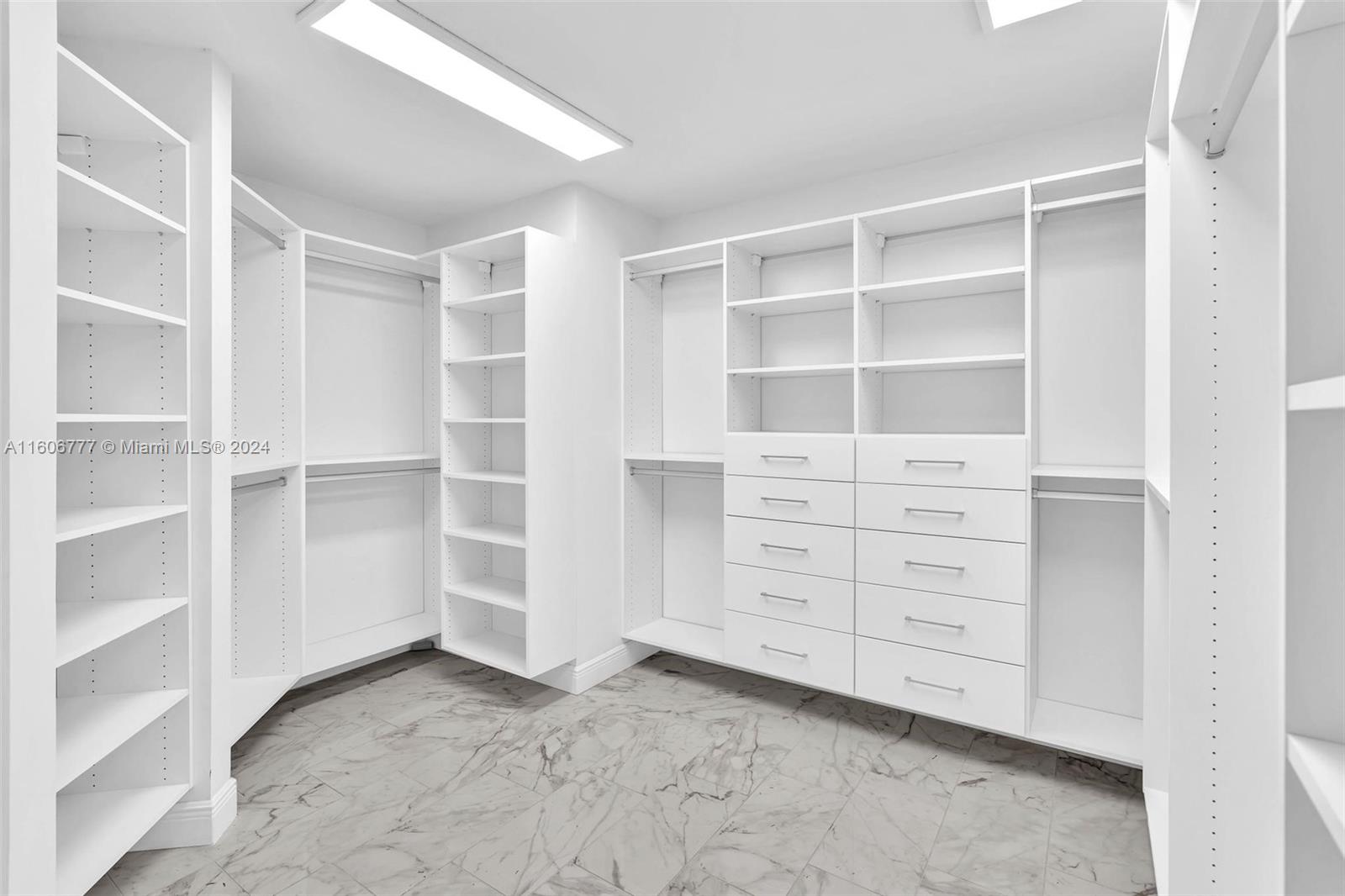 16485 Collins Ave # 1731