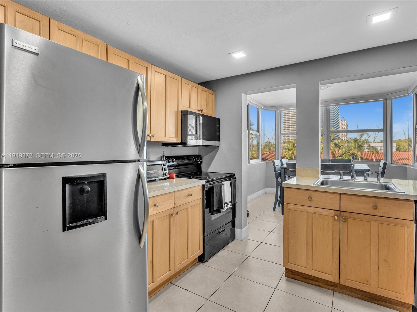 16565 NE 26th Ave # 4E