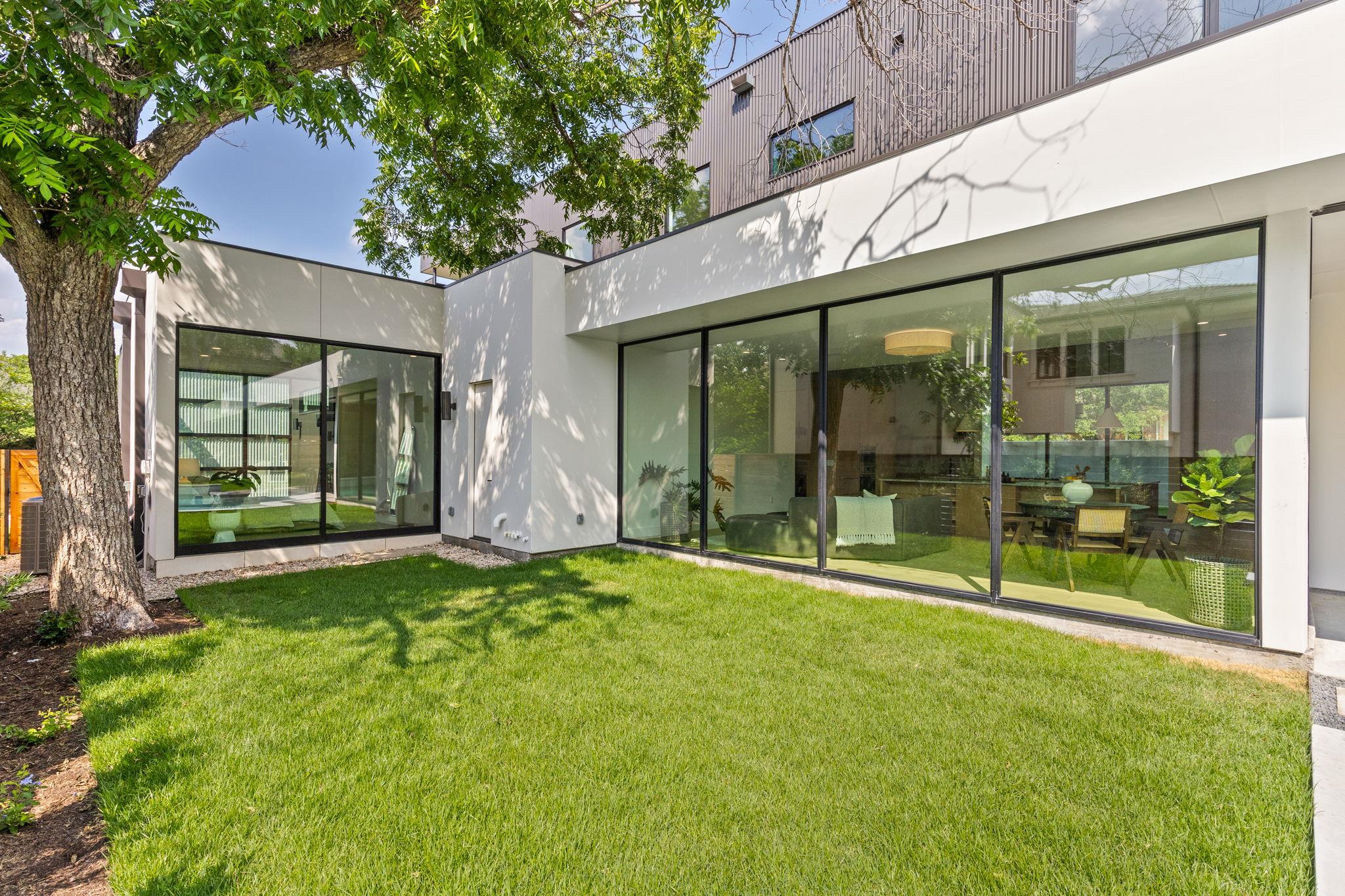 2701 Greenlee DR