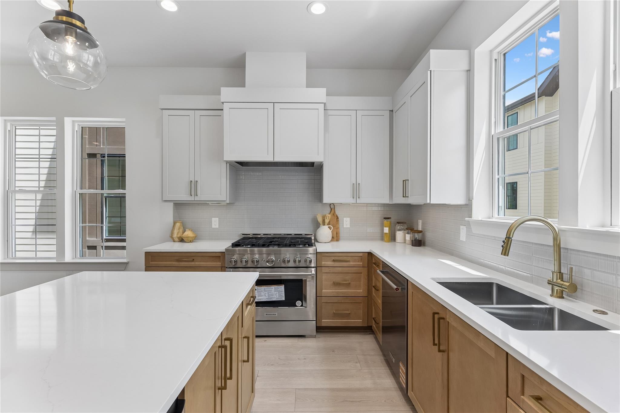 2209 Woodland Ave # 203