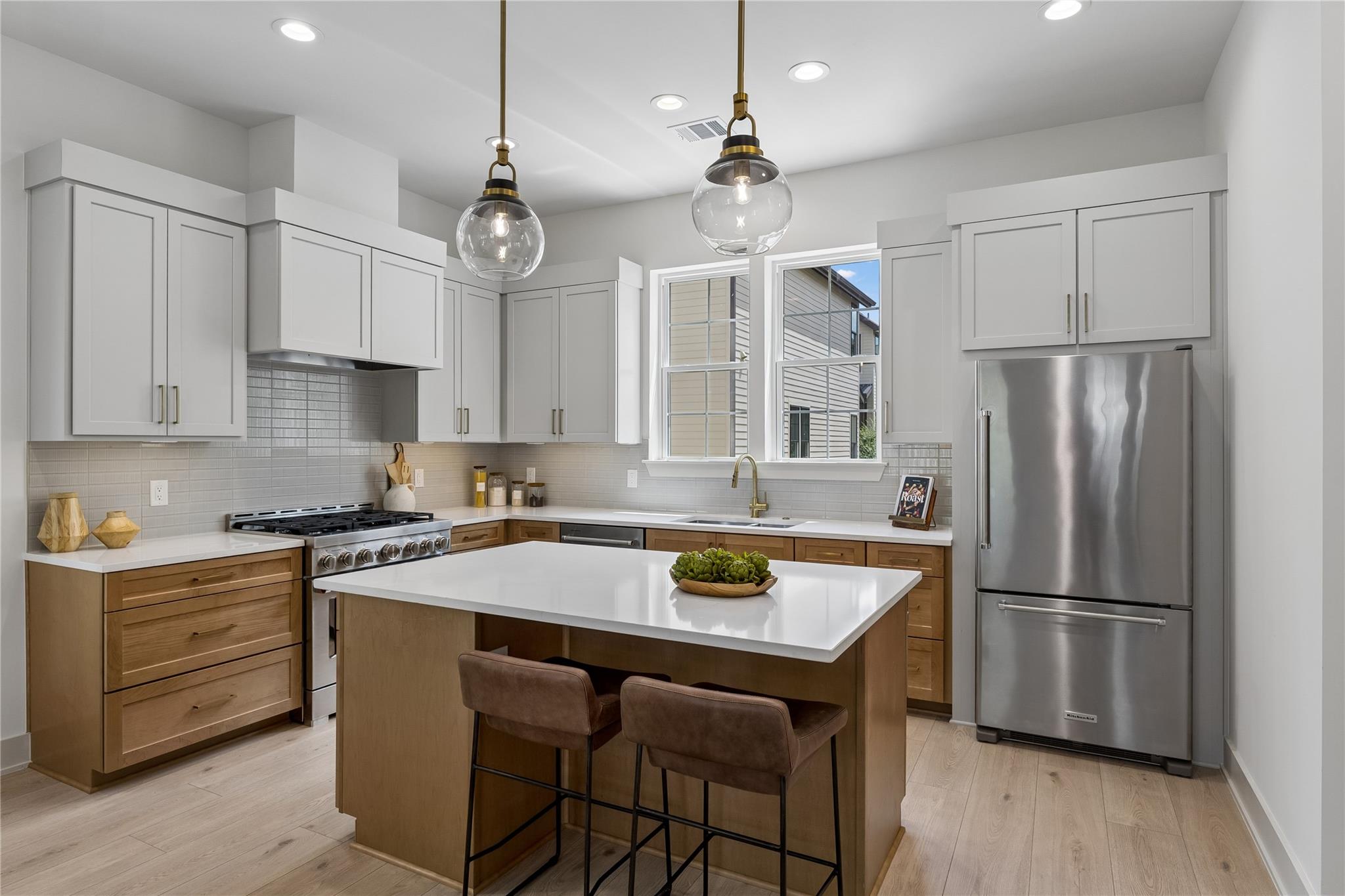 2209 Woodland Ave # 203