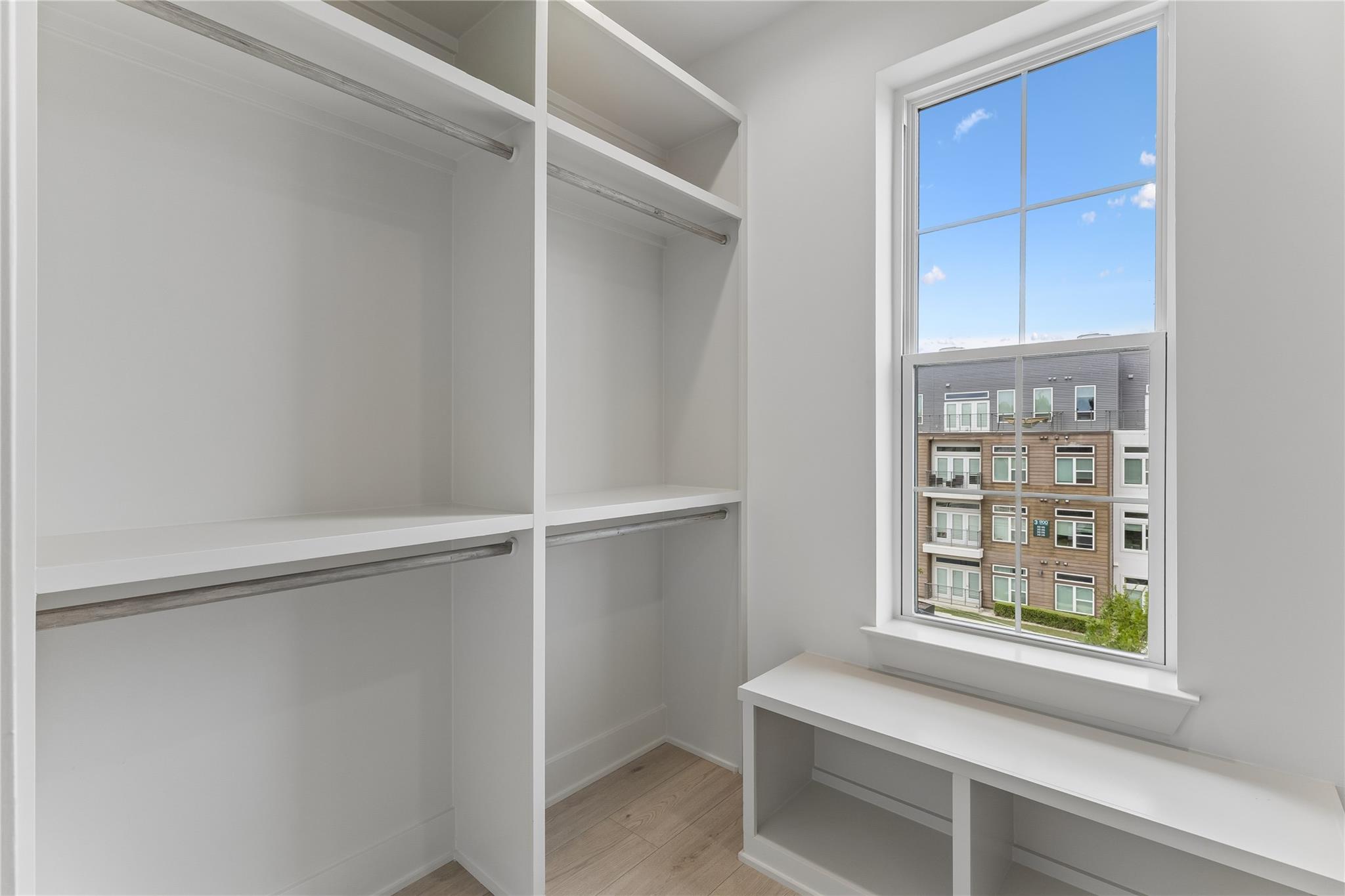 2209 Woodland Ave # 203