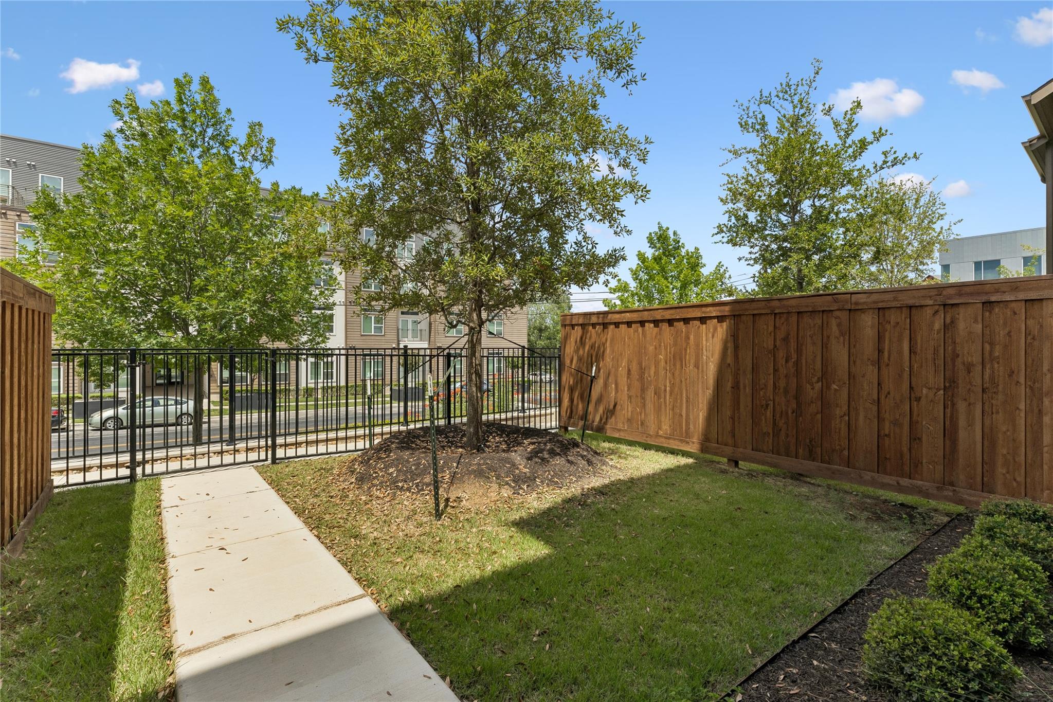 2209 Woodland Ave # 203