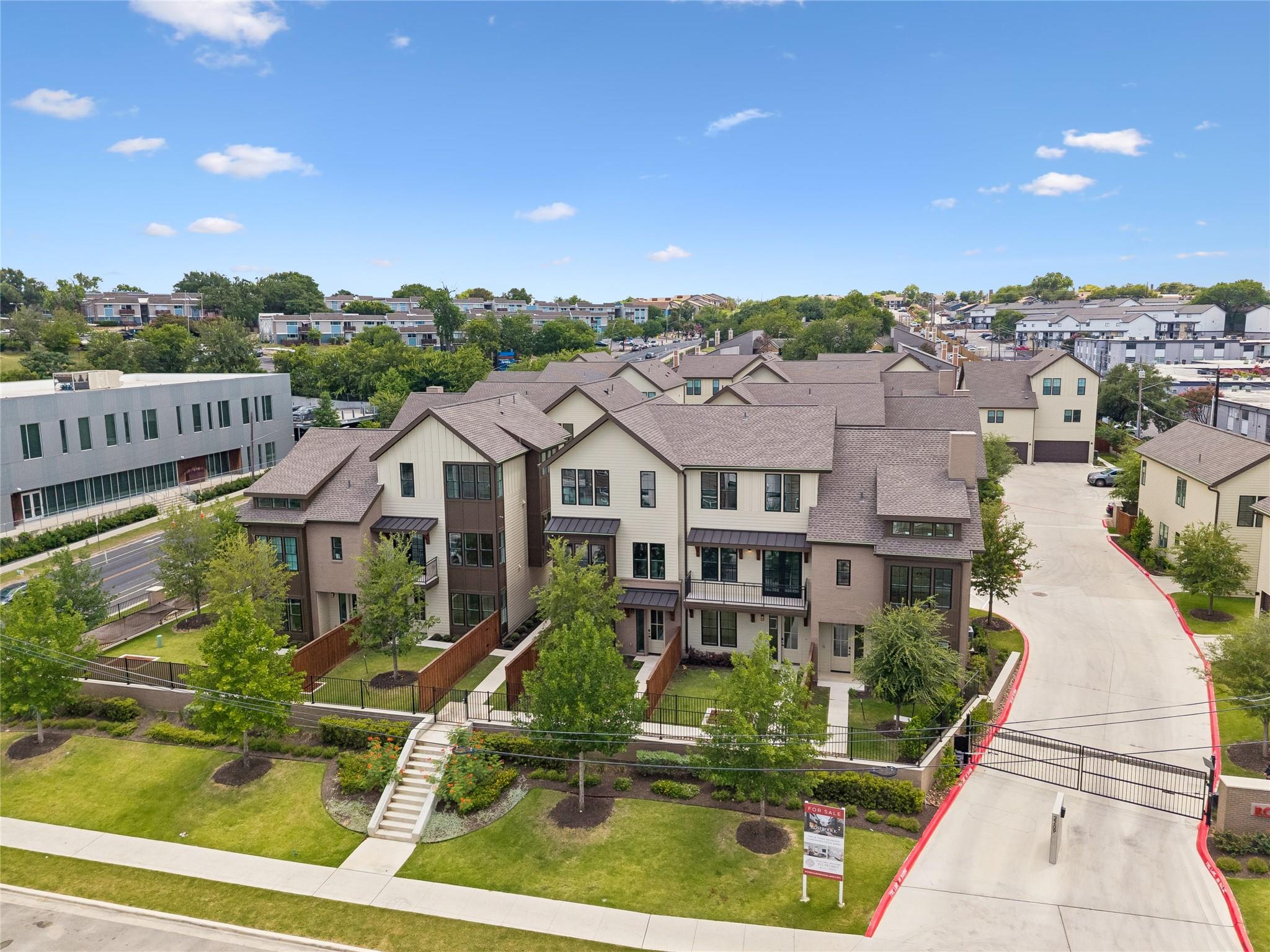 2209 Woodland Ave # 203