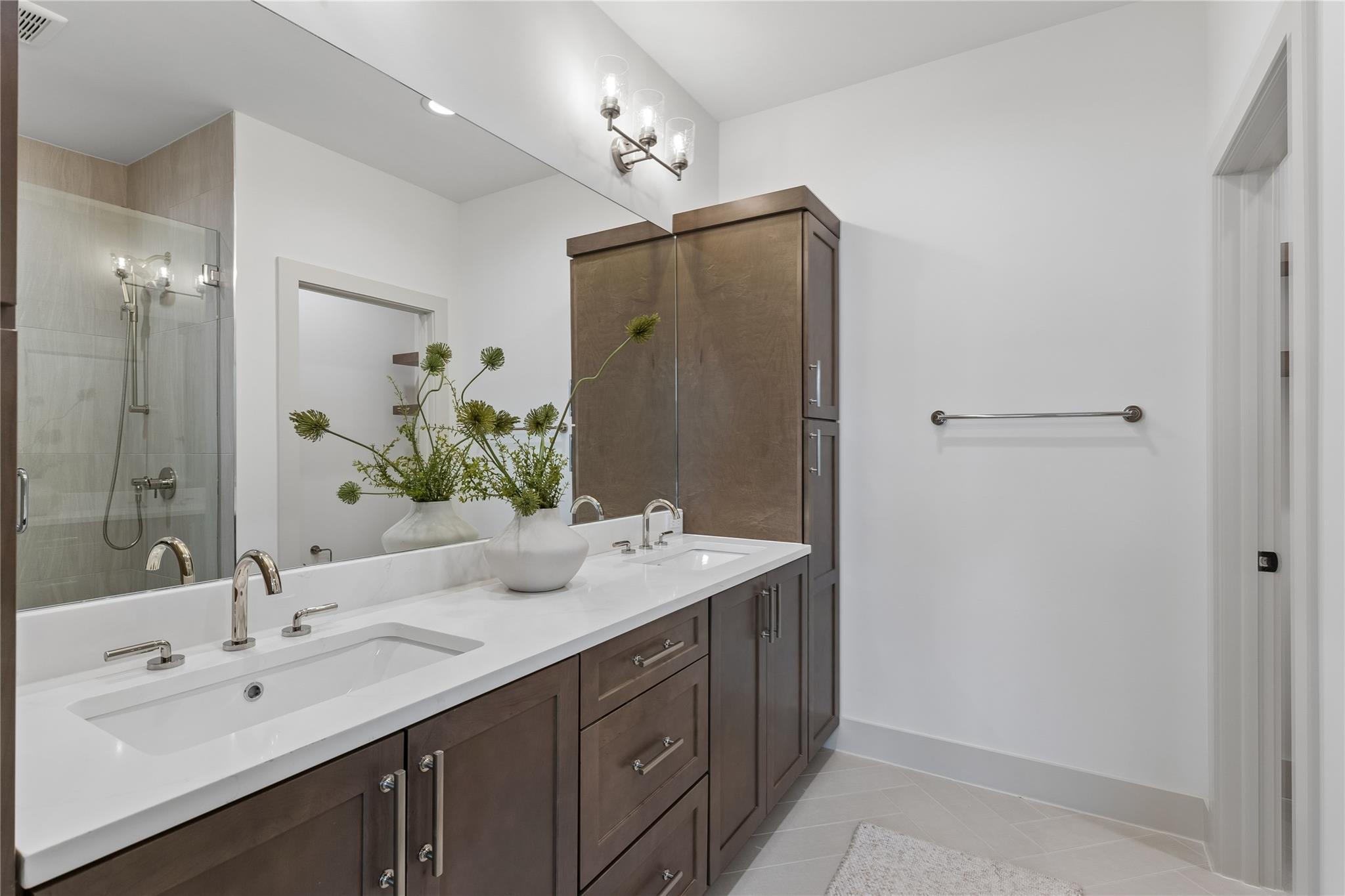 2209 Woodland Ave # 203