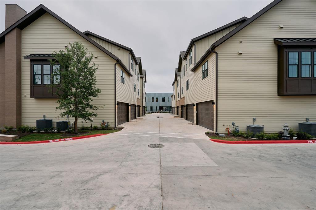 2209 Woodland Ave # 203