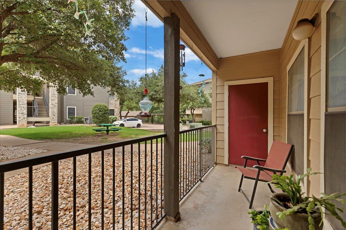 2320 Gracy Farms LN # 918