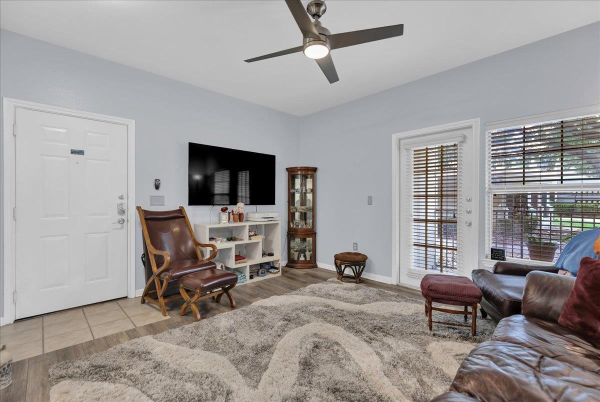 2320 Gracy Farms LN # 918