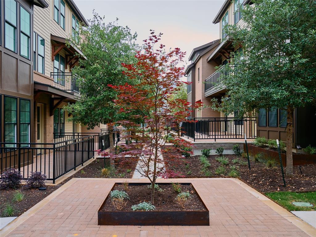 2209 Woodland Ave # 803