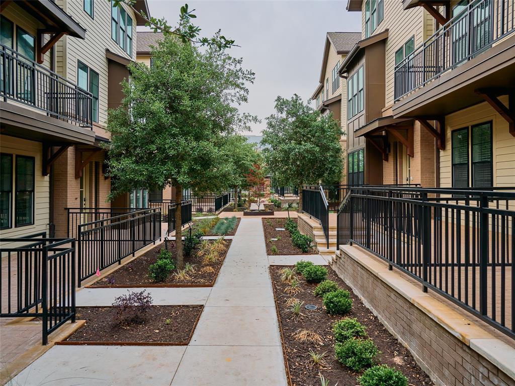2209 Woodland Ave # 803