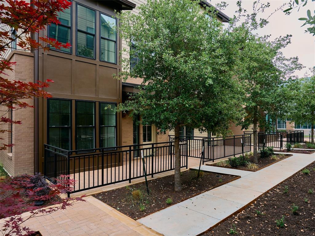2209 Woodland Ave # 803