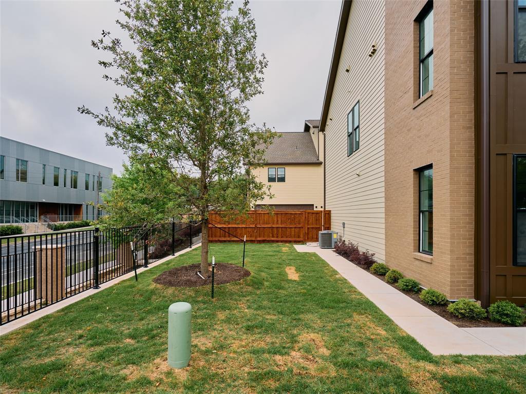 2209 Woodland Ave # 803
