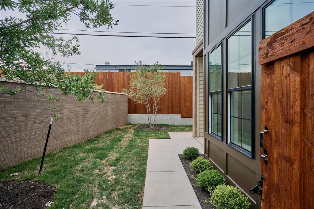 2209 woodland Ave # 401
