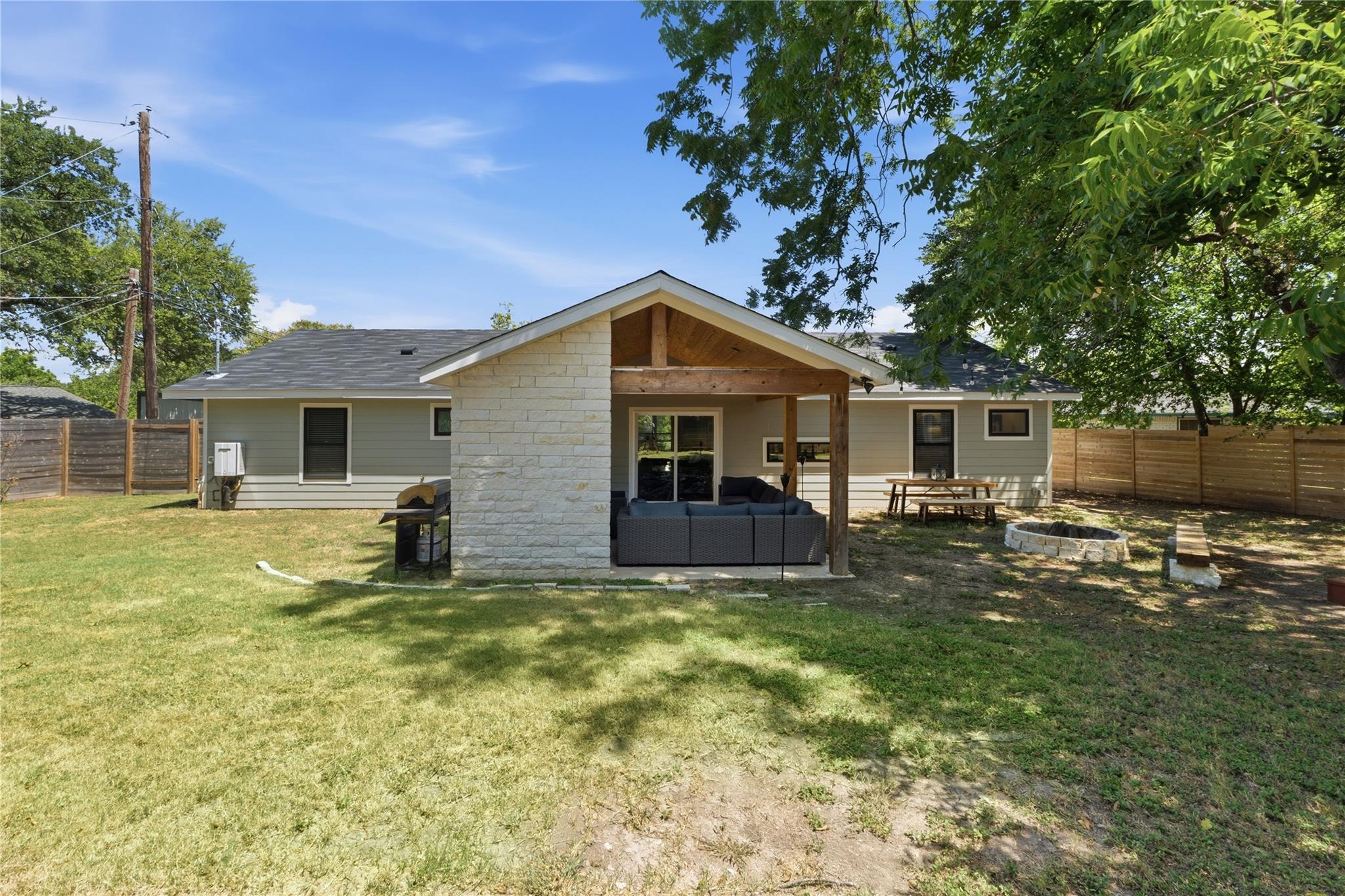 6703 Duquesne DR