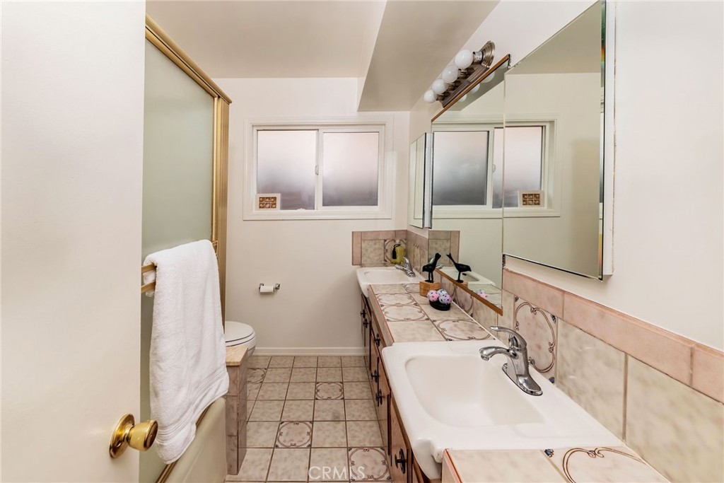 23511 Ladeene Avenue