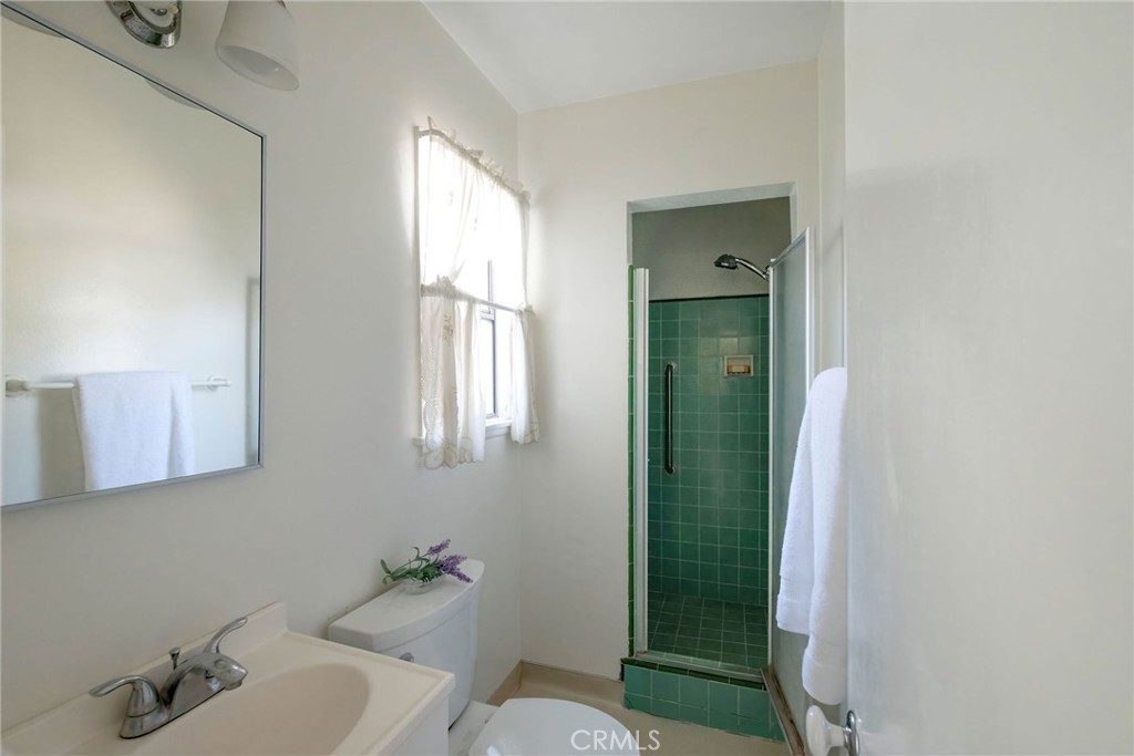 18025 Glenburn Avenue