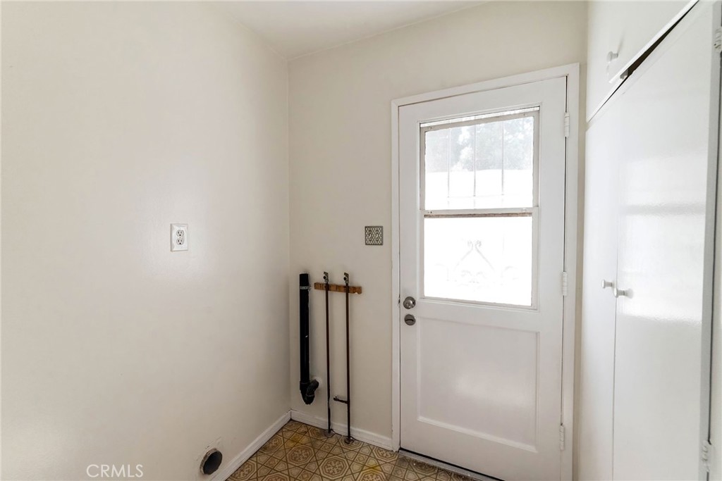 18025 Glenburn Avenue