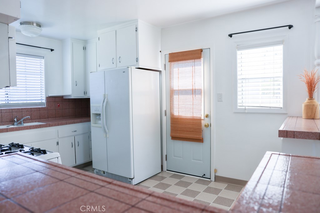 4207 Artesia Boulevard