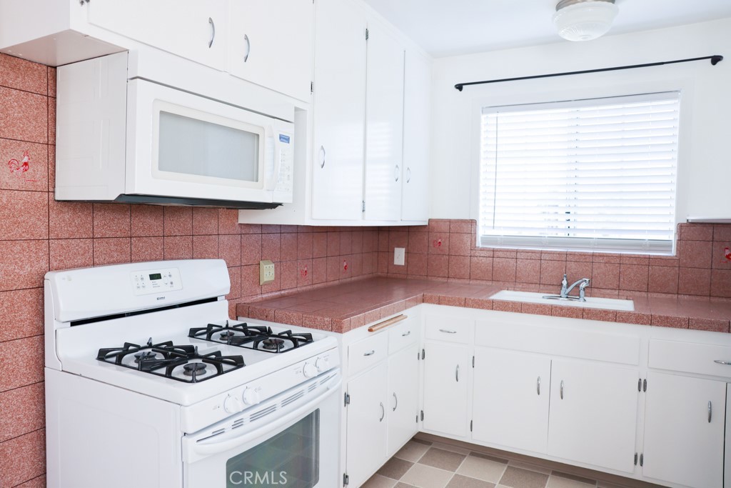 4207 Artesia Boulevard