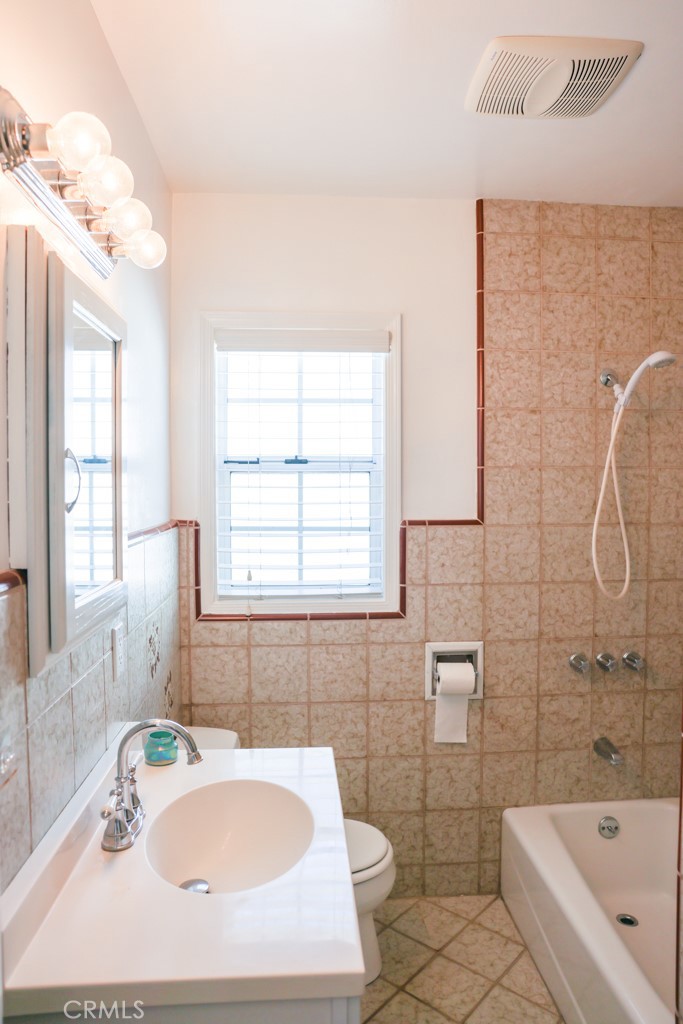 4207 Artesia Boulevard