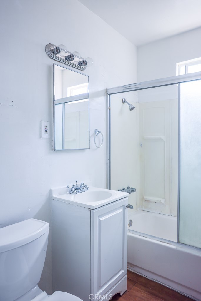 22719 Delford Avenue