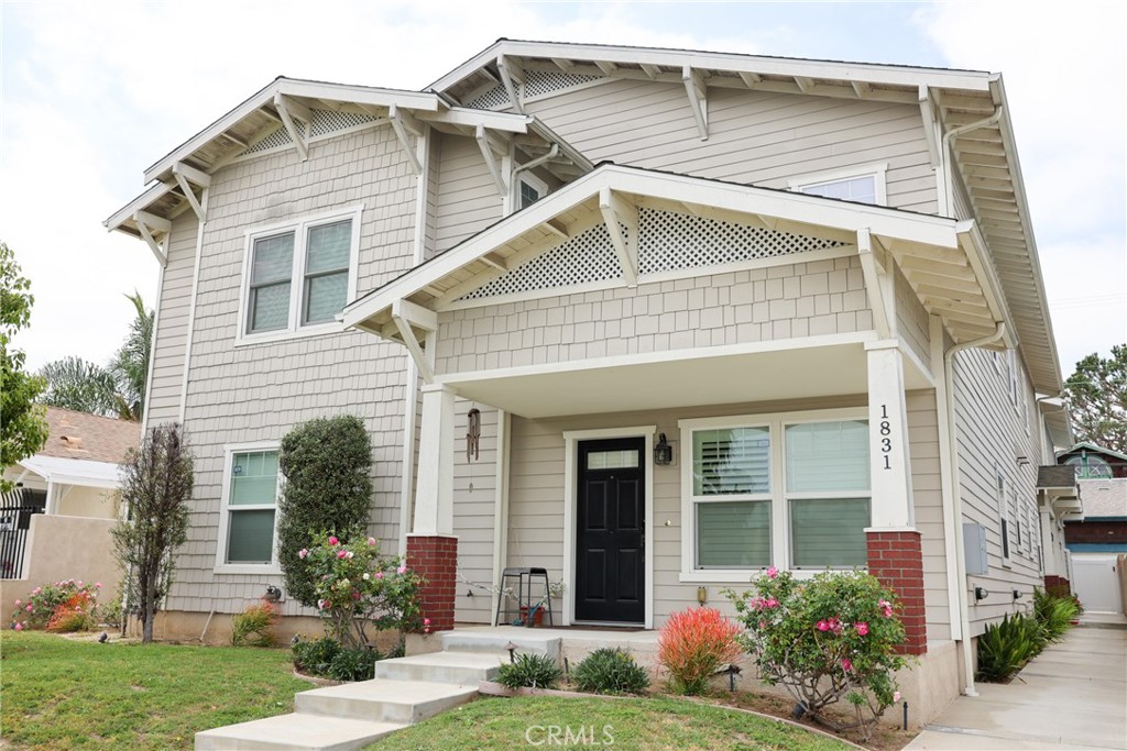 1833 Cabrillo Avenue