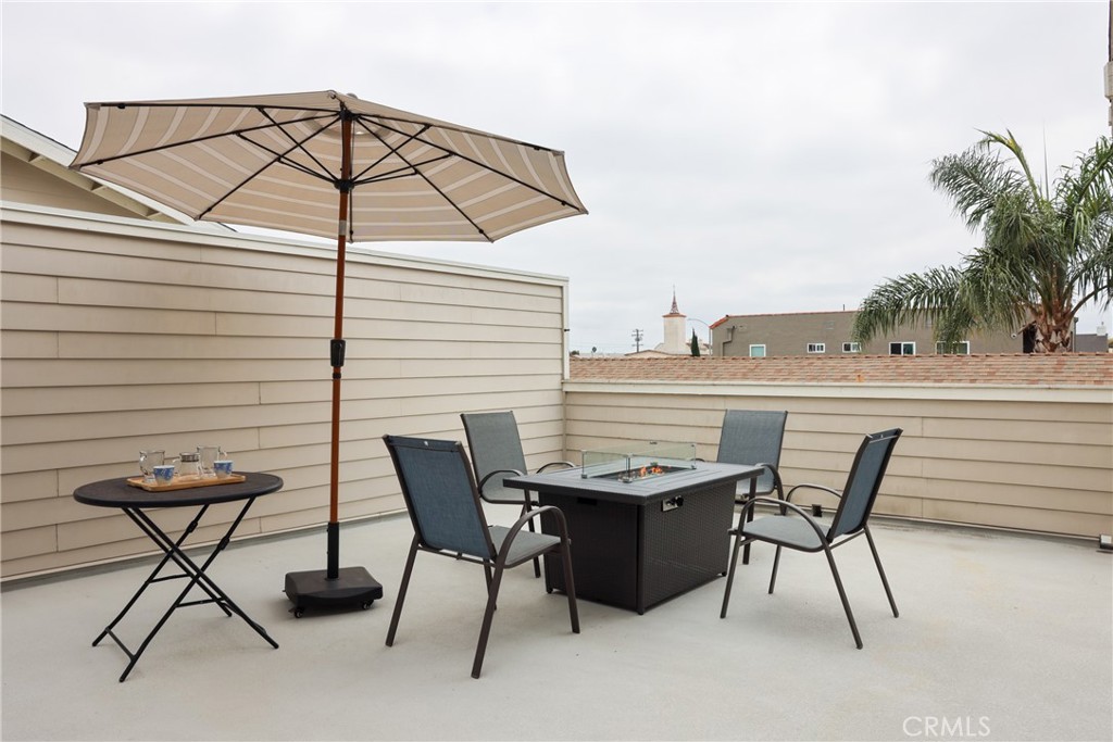 1833 Cabrillo Avenue