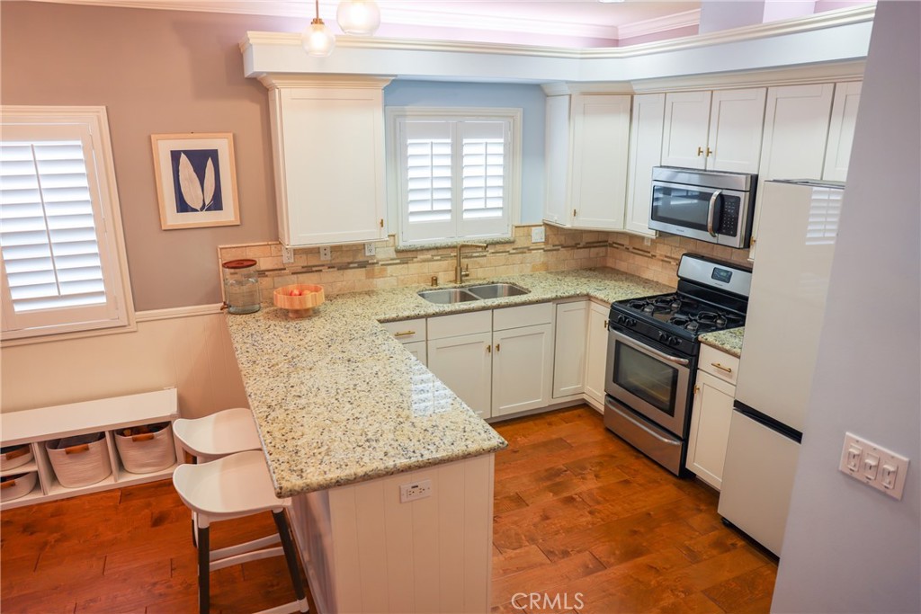 1833 Cabrillo Avenue