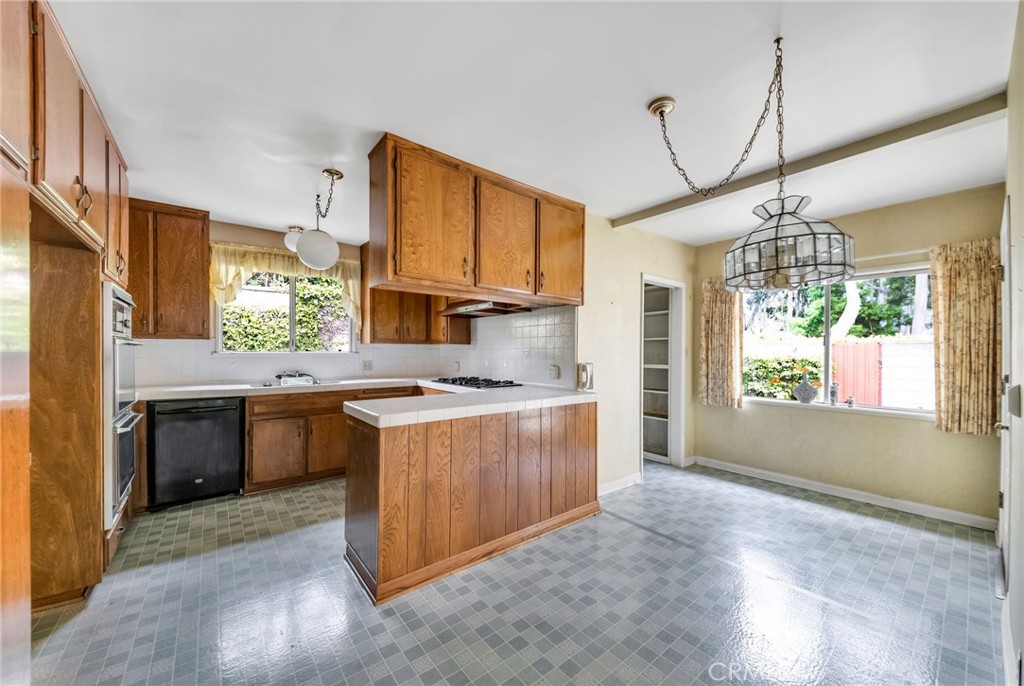 422 Calle De Arboles