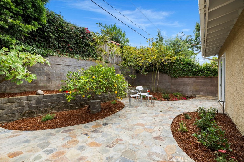 438 Calle De Aragon